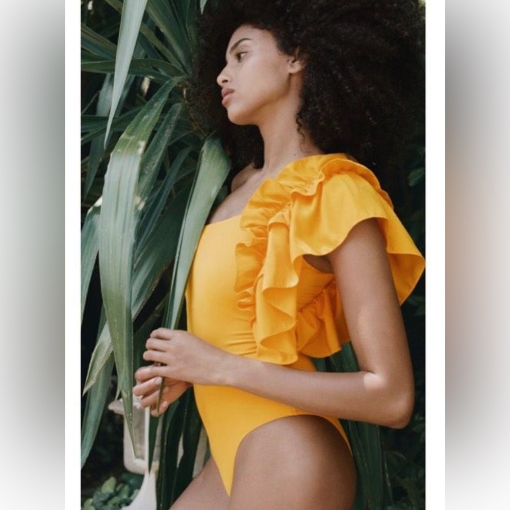 Zara yellow‎ ruffle one  sleeve swim one piece